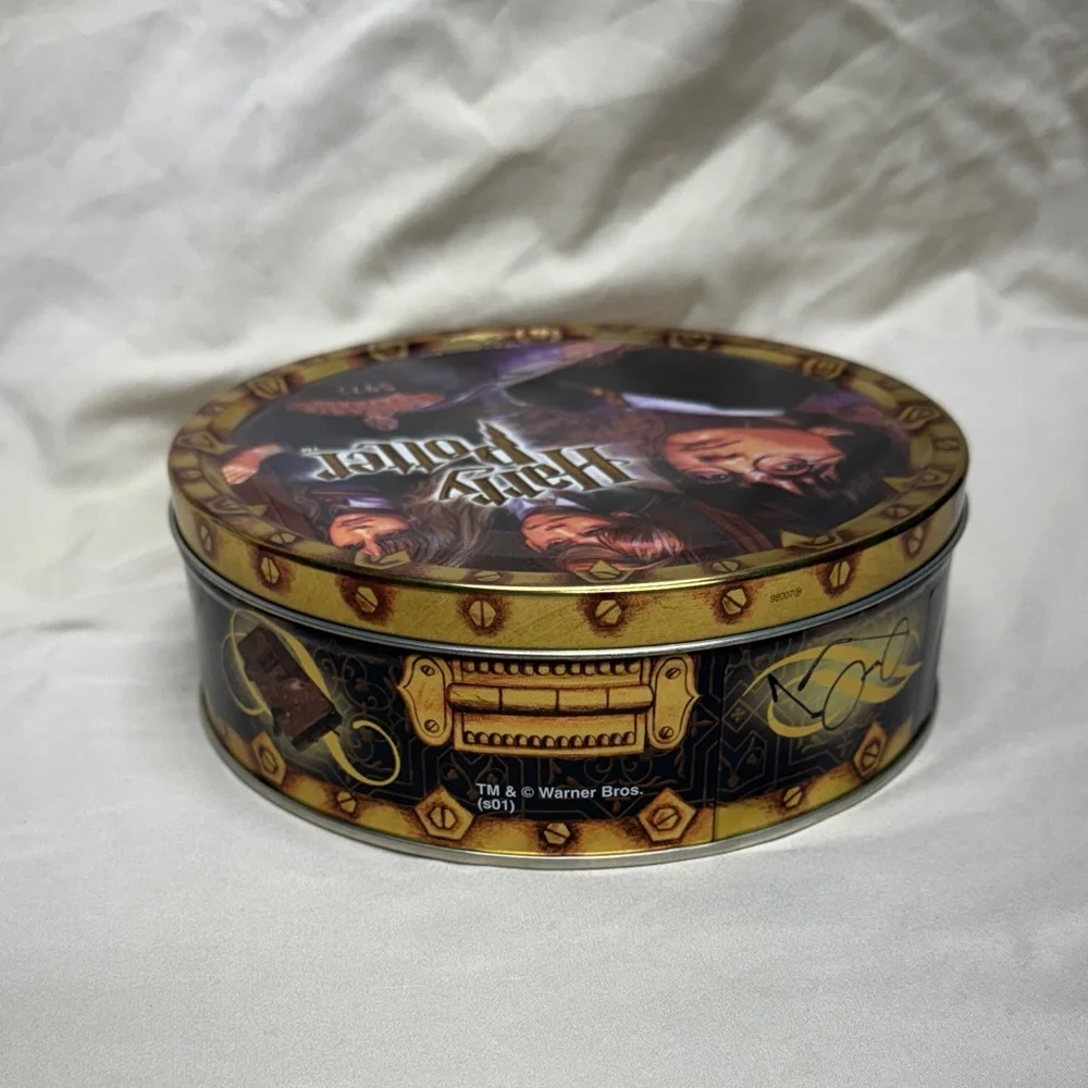 Harry Potter Collectible Cookie Tin, Ron, Hermione, Hogwarts Express & Aol Disc